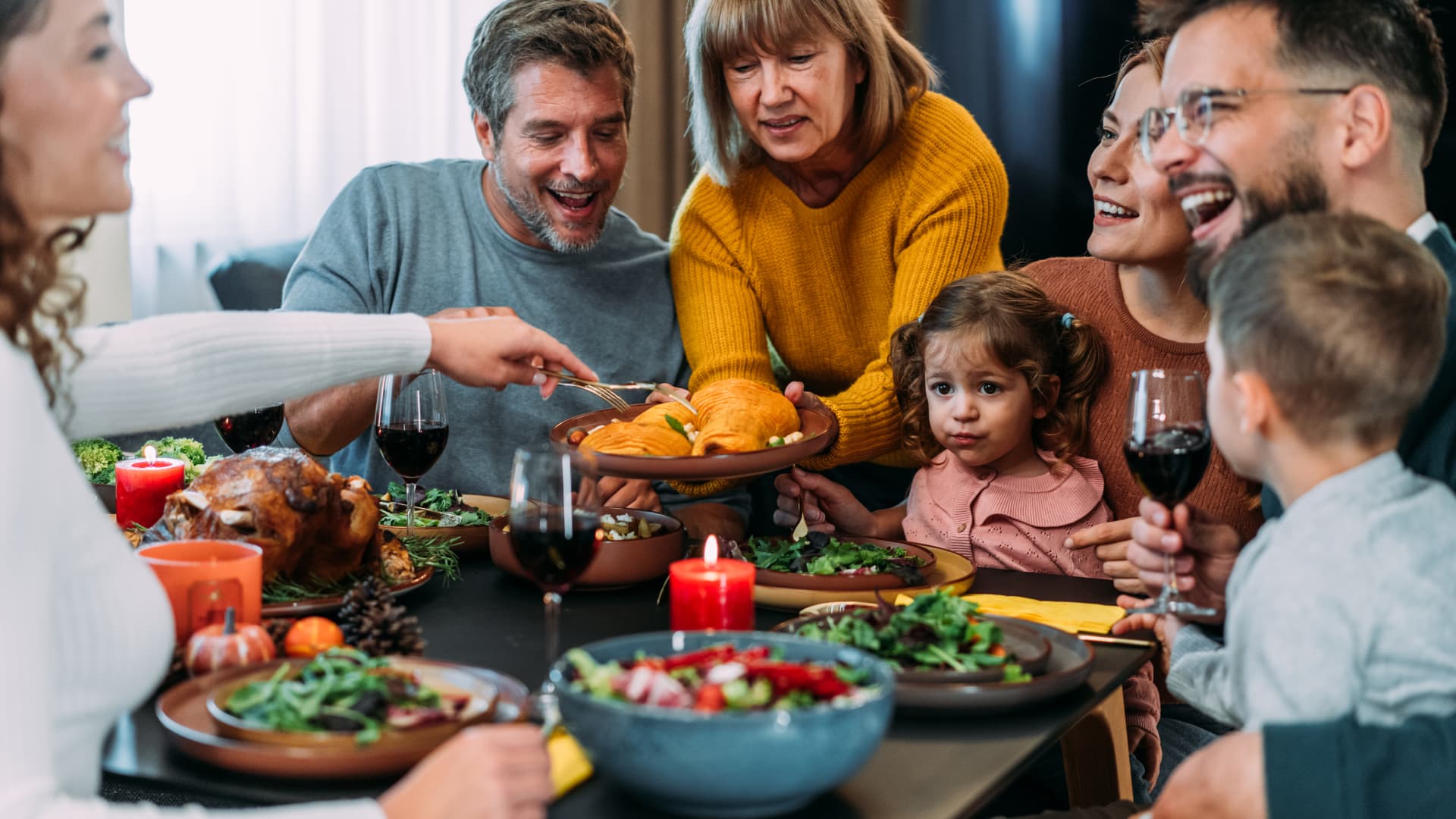 How to save on Thanksgiving travel with your credit card
