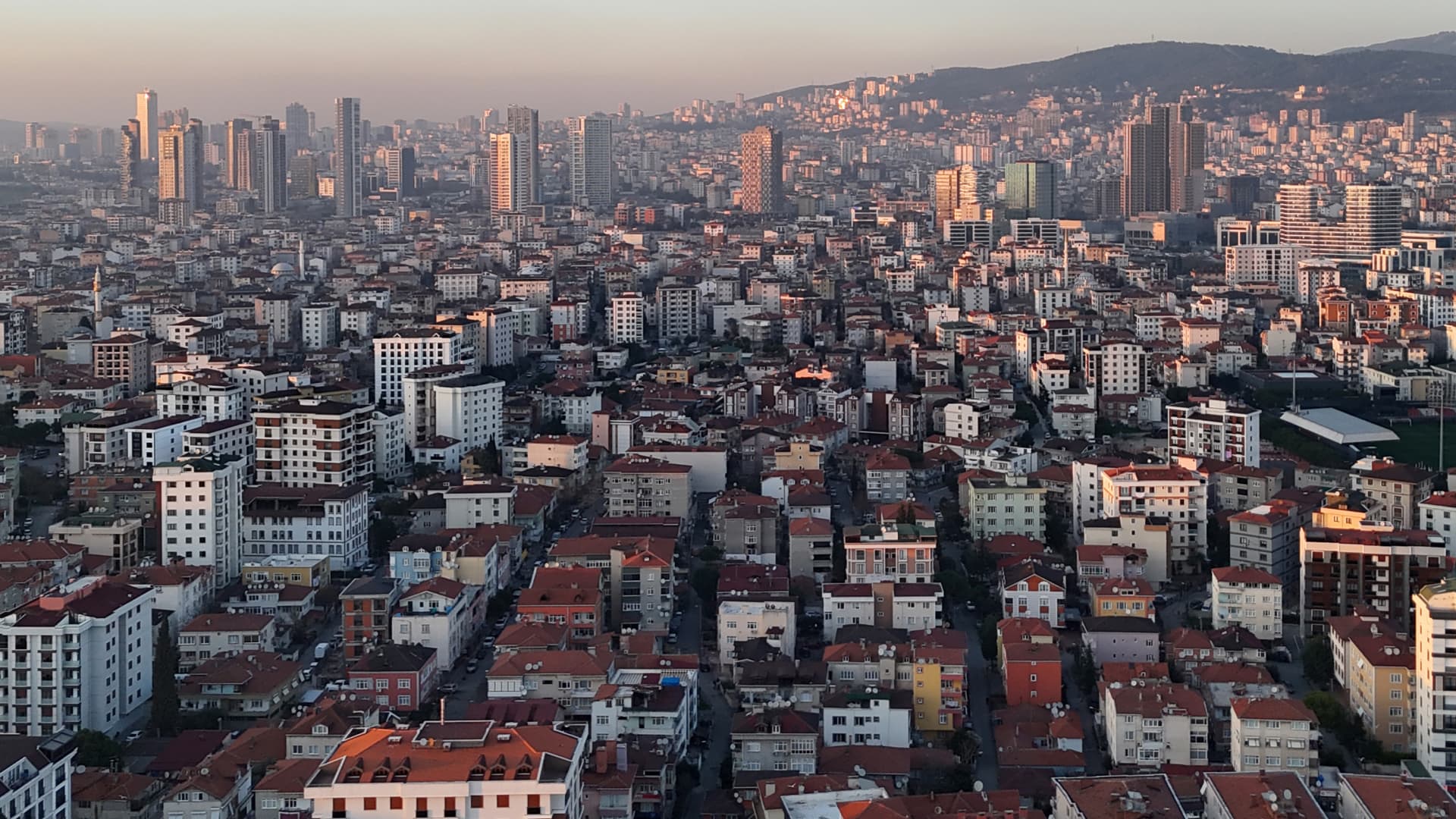 Turkey's central bank surprises with 350-basis-point rate hike
